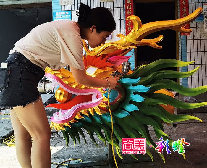 外出做工的彩燈美工，高收入彩燈制作師傅