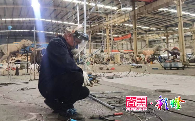 彩燈制作師傅的優秀品質如何提升？